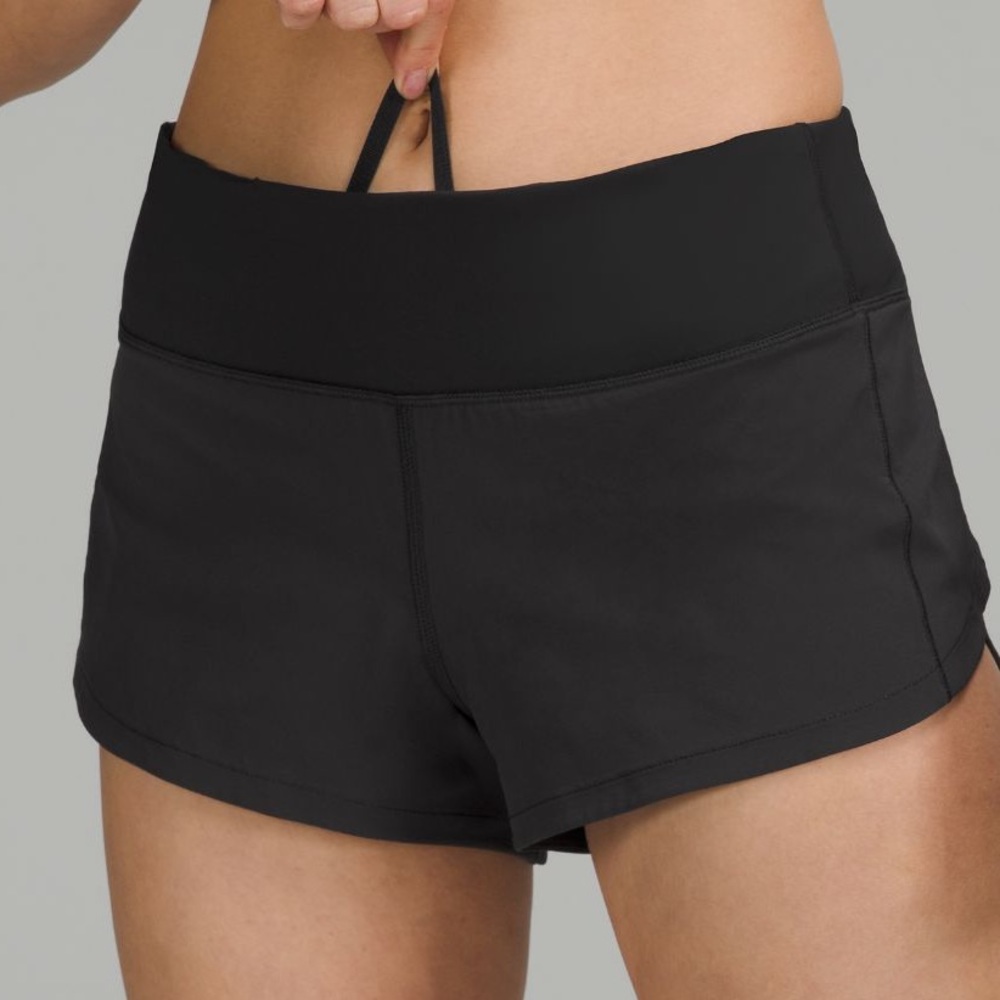 Speed Up Low-Rise Lined 2.5” Short, Womens size 6